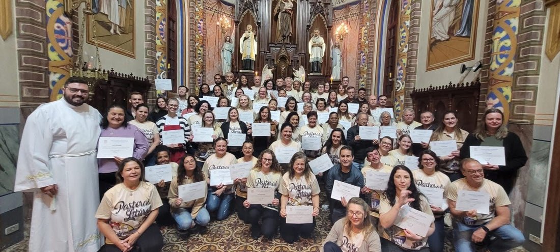 Faculdade Vicentina encerrou com êxito, ao longo do ano de 2024, o curso de extensão em Liturgia Católica, realizado na Paróquia Santo Antônio de Orleans.